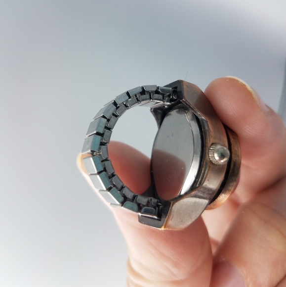 Pink Heart Rose Gold Metaltone Ring Watch - Picture 11 of 11